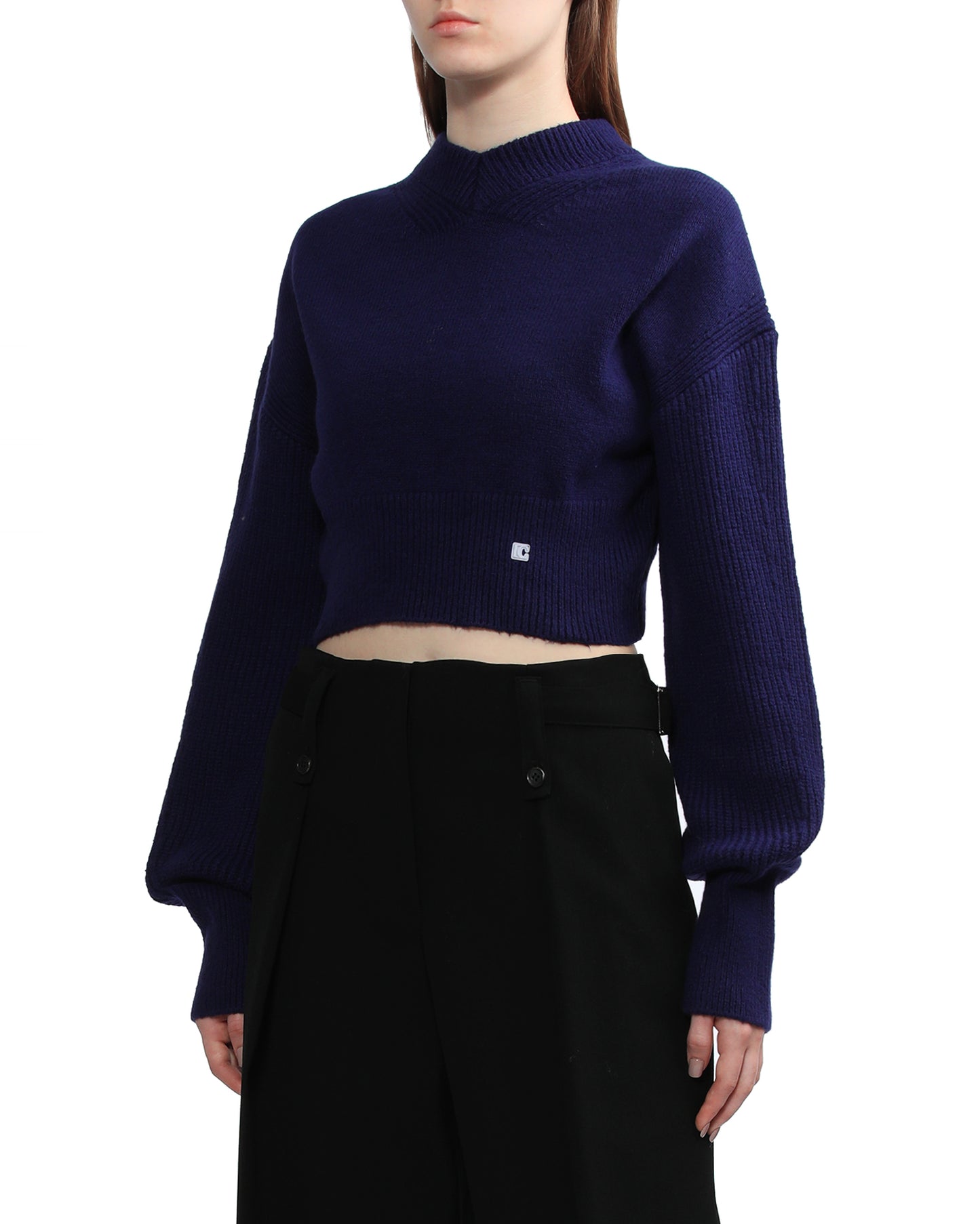 LOW CLASSIC Back point cropped knit sweater