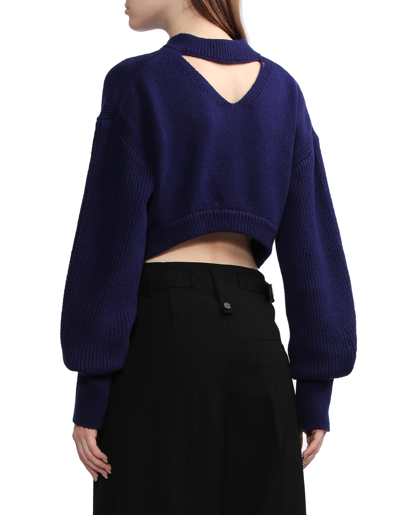 LOW CLASSIC Back point cropped knit sweater